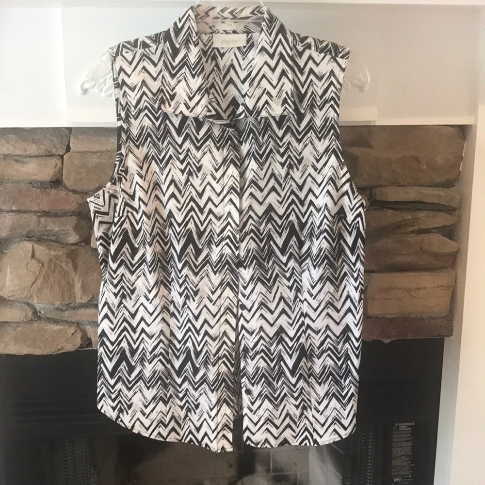 Sleeveless women’s blouse